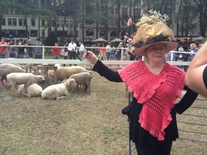 2012_27september_Bryant Park_Campaign for Wool_Sheep & Lisa Daehlin and a Big Flower Hat